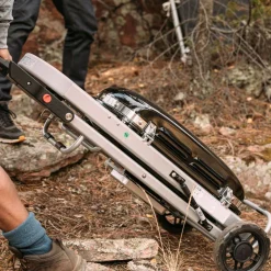 Grill gazowy Traveler czarny WEBER