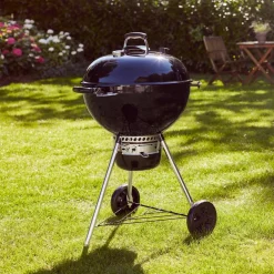 Grill węglowy ze stali chromowanej Master Touch E-575 GBS 57 cm WEBER